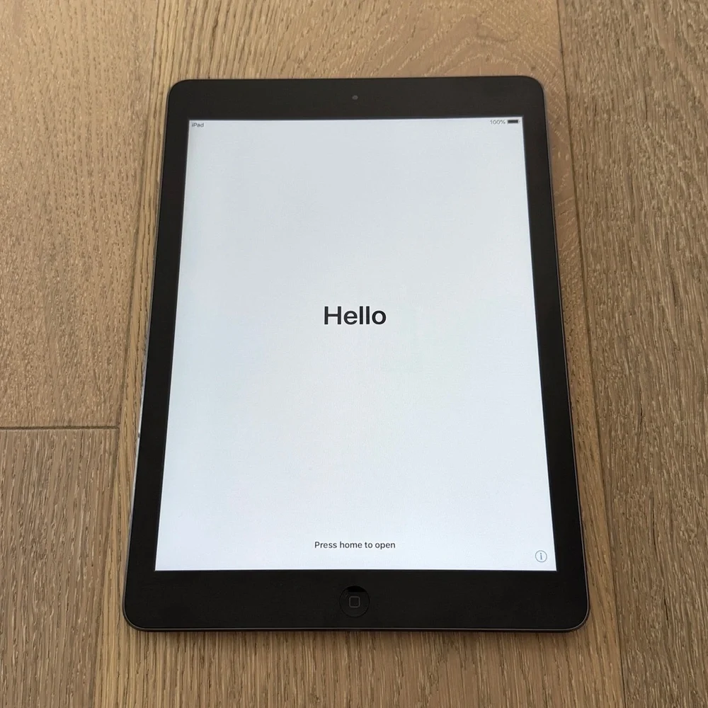 Apple iPad Air 1st Generation 64gb Space Grey 9.7” Screen